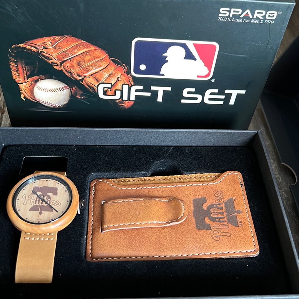 Philadelphia Phillies watch and wallet gift set - Picture 3 of 3